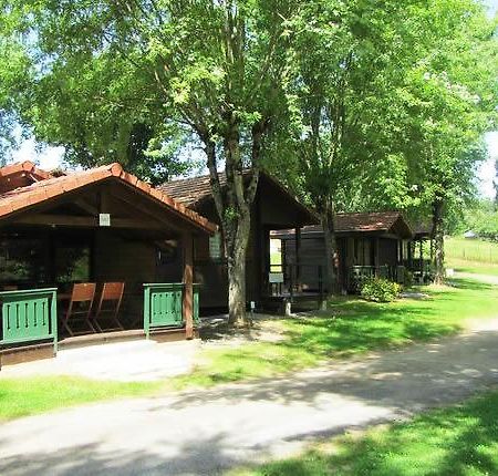 Camping Les Etoiles Saint-Sornin-Lavolps 외부 사진