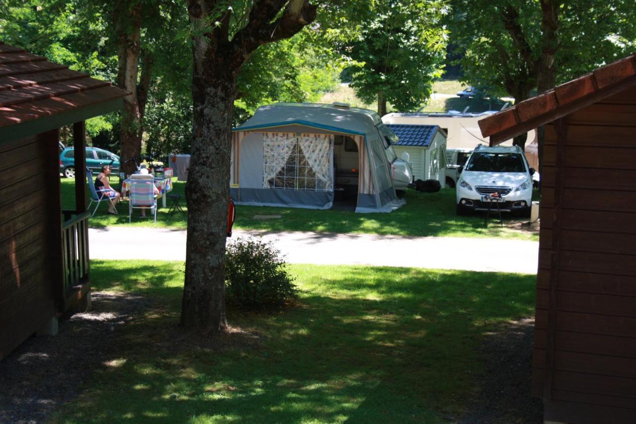 Camping Les Etoiles Saint-Sornin-Lavolps 외부 사진