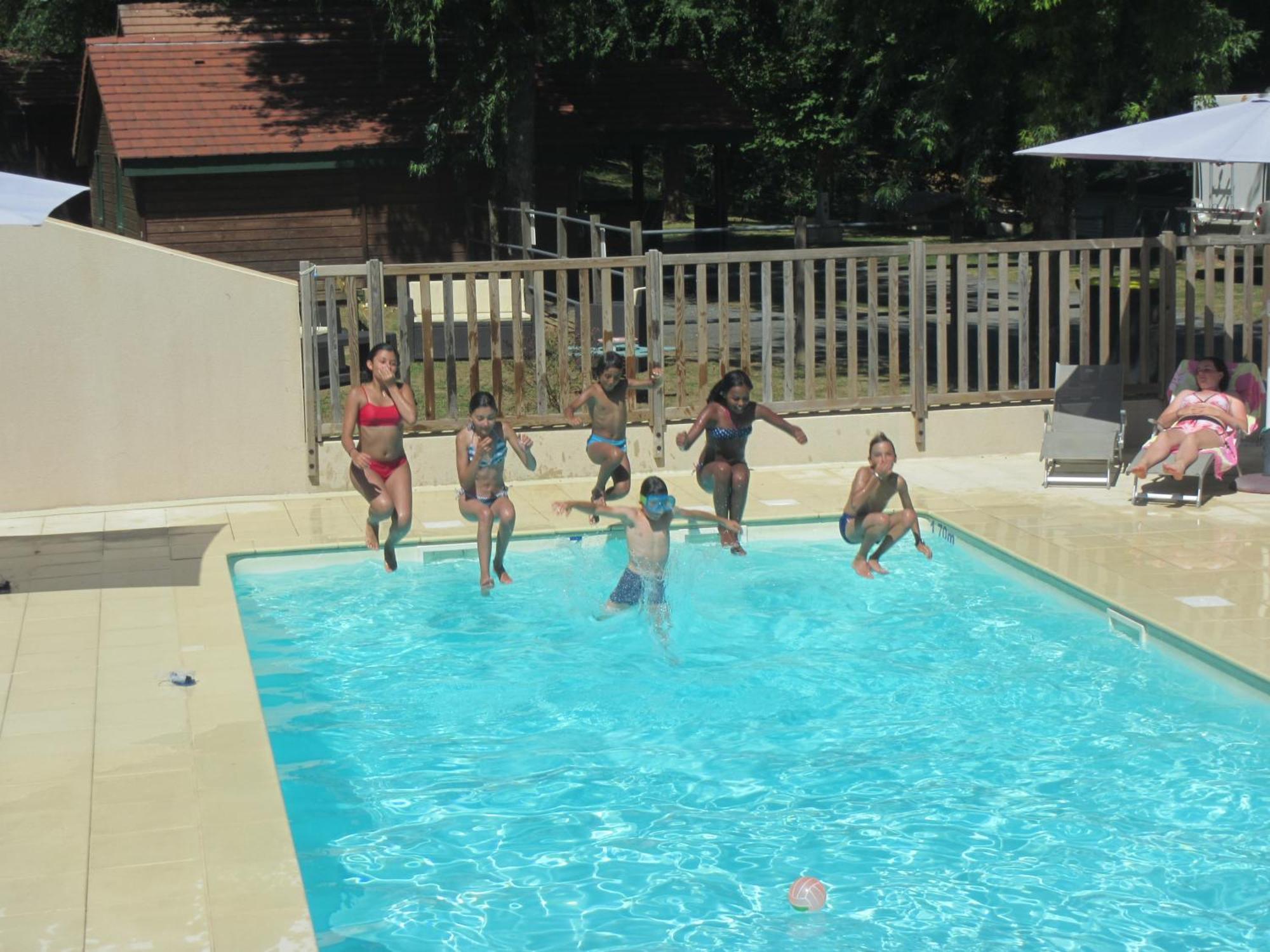 Camping Les Etoiles Saint-Sornin-Lavolps 외부 사진