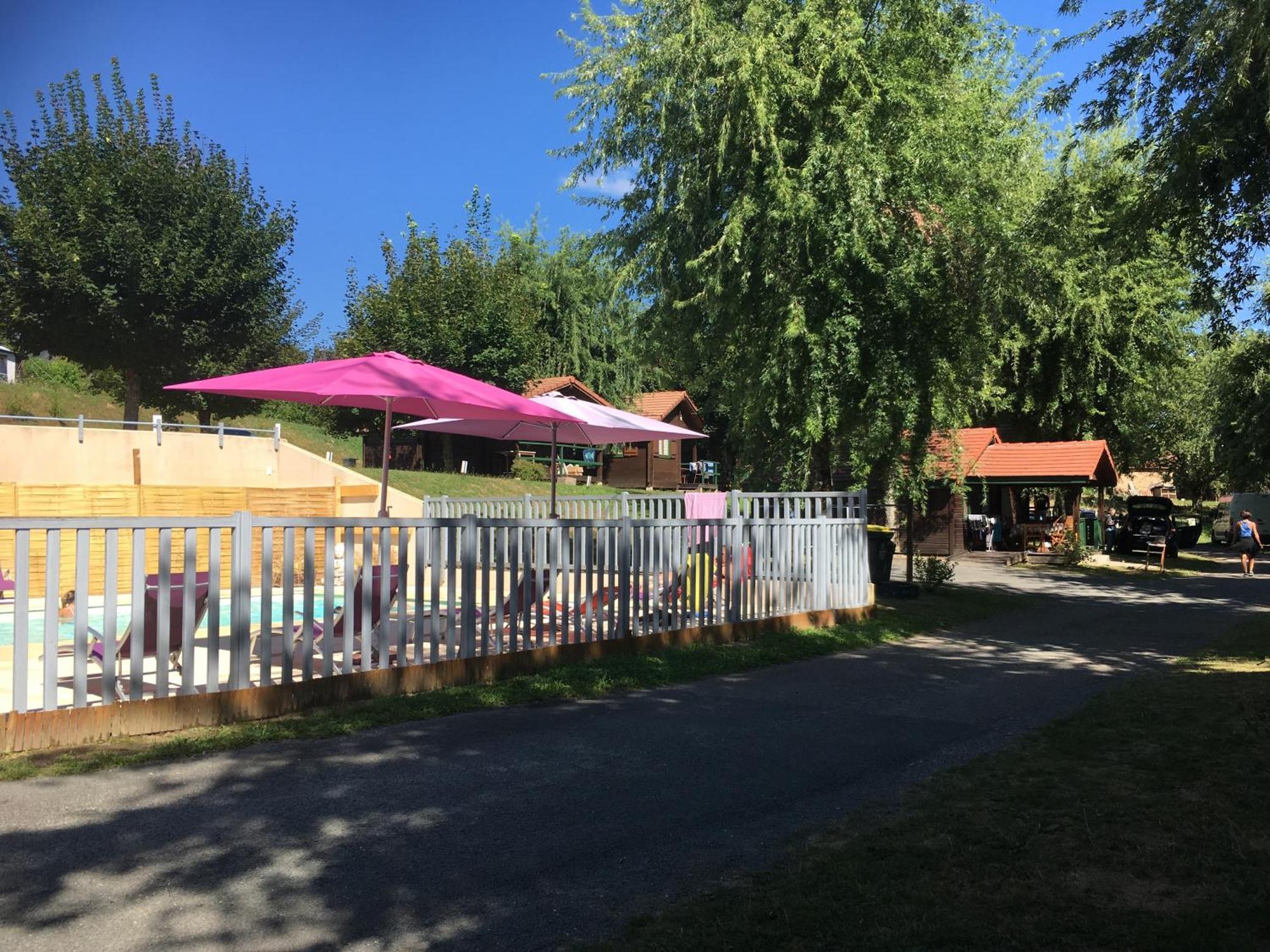Camping Les Etoiles Saint-Sornin-Lavolps 외부 사진