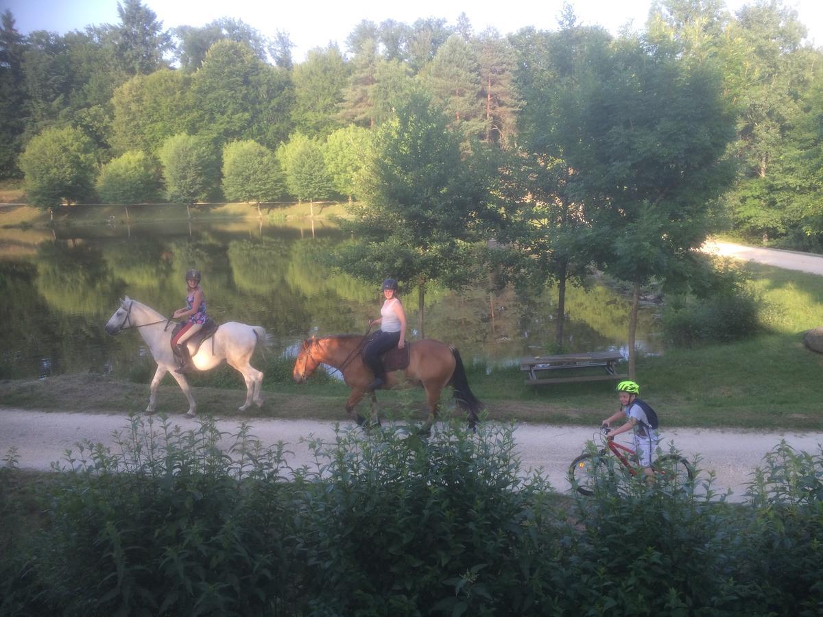 Camping Les Etoiles Saint-Sornin-Lavolps 외부 사진